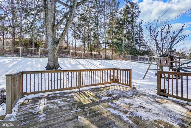 3280 LYNWOOD LN, York, PA 17402