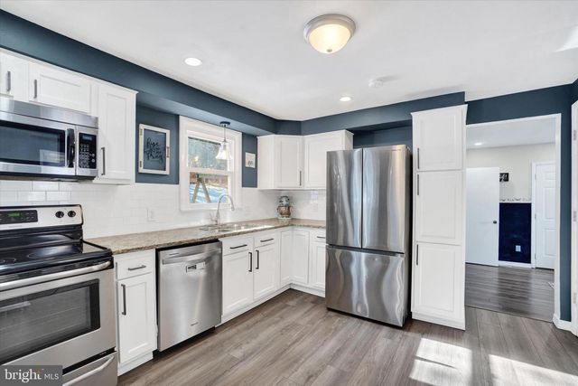 3280 LYNWOOD LN, York, PA 17402