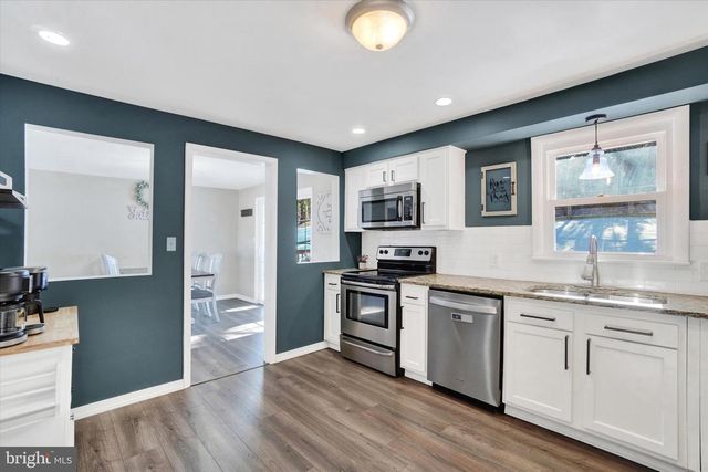 3280 LYNWOOD LN, York, PA 17402