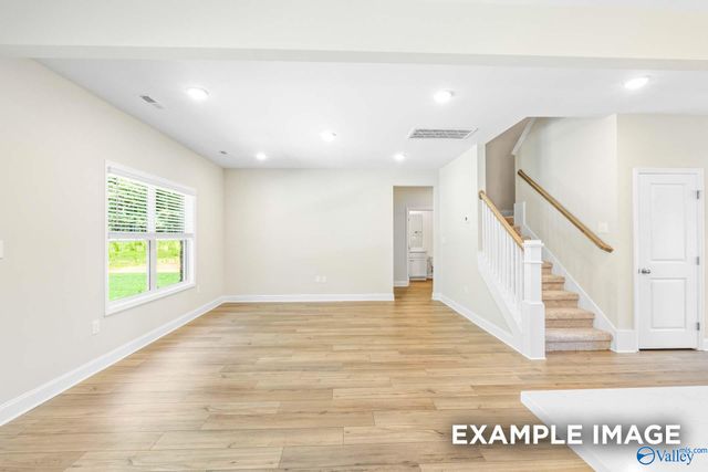 207 Cave Lake, Owens Cross Roads, AL 35763