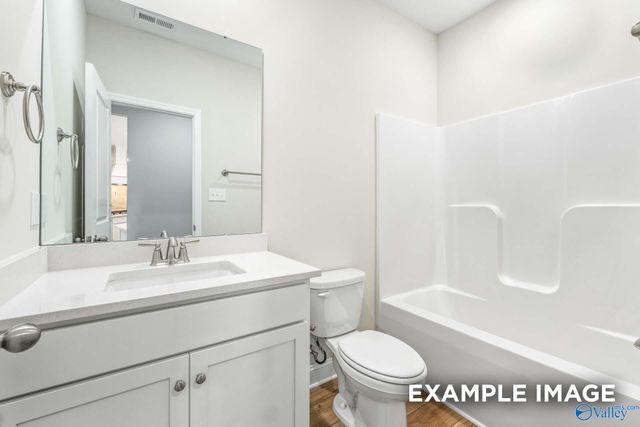 207 Cave Lake, Owens Cross Roads, AL 35763