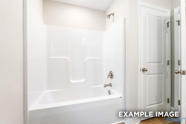 207 Cave Lake, Owens Cross Roads, AL 35763