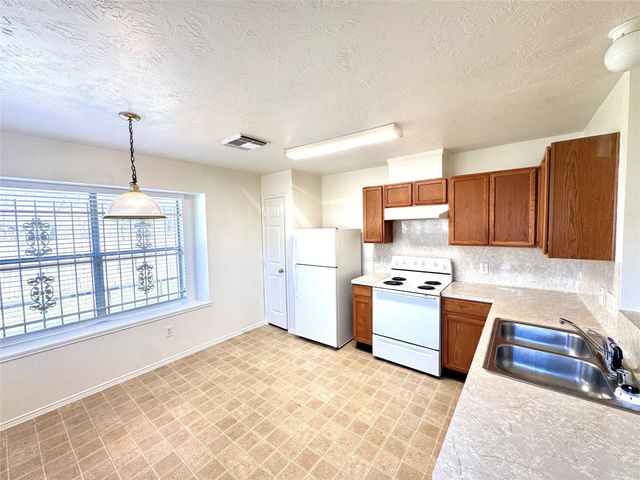 8225 Gladstone Street, Houston, TX 77051