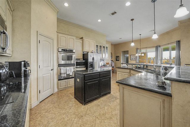 130 Aledo Grove Court, Fort Worth, TX 76126