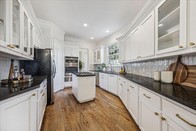 4025 Villanova Street, West University Place, TX 77005