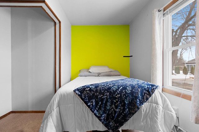 1815 N ULLMAN STREET, Appleton, WI 54911