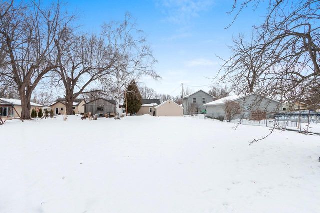 1815 N ULLMAN STREET, Appleton, WI 54911
