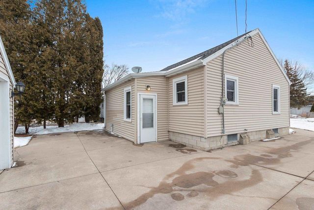 1815 N ULLMAN STREET, Appleton, WI 54911
