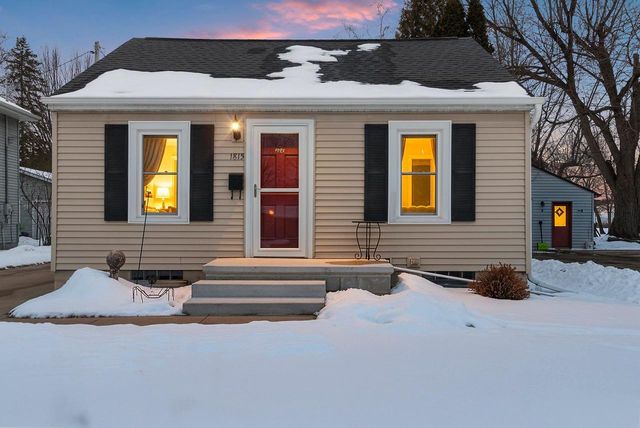 1815 N ULLMAN STREET, Appleton, WI 54911