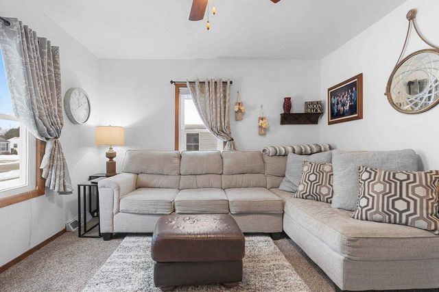 1815 N ULLMAN STREET, Appleton, WI 54911