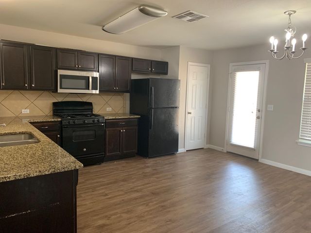 384 Discovery, Kyle, TX 78640