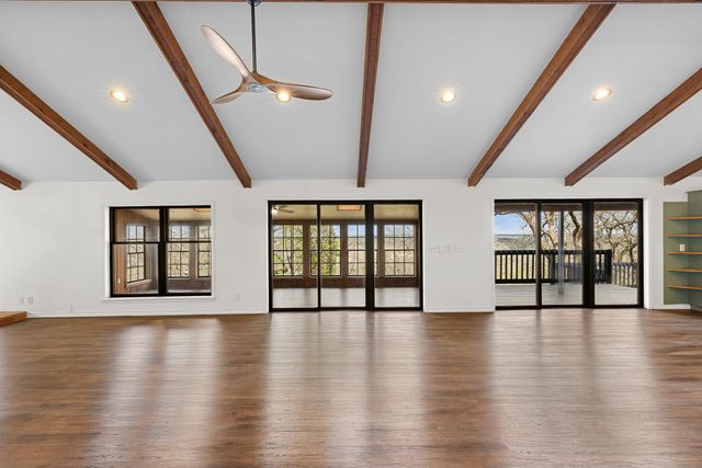 316 Valley View DR, La Grange, TX 78945