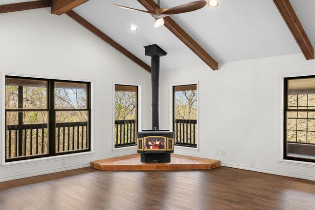 316 Valley View DR, La Grange, TX 78945