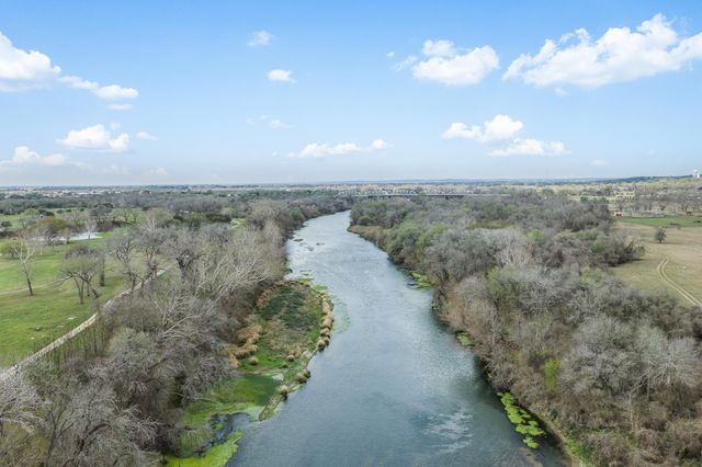 316 Valley View DR, La Grange, TX 78945