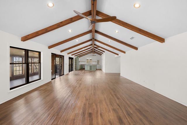 316 Valley View DR, La Grange, TX 78945