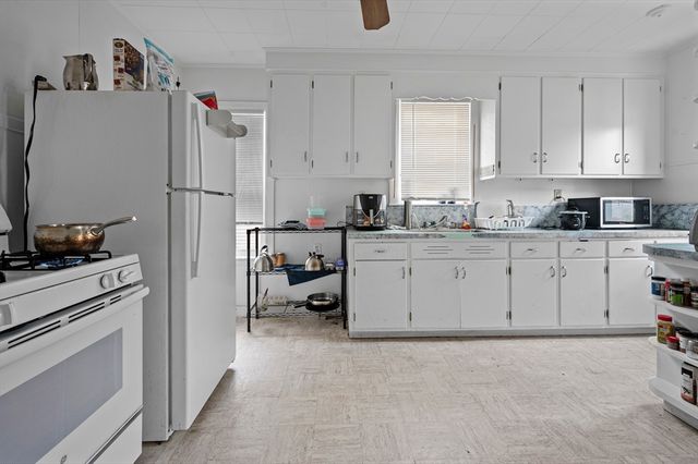 89 Central St, Somerville, MA 02143