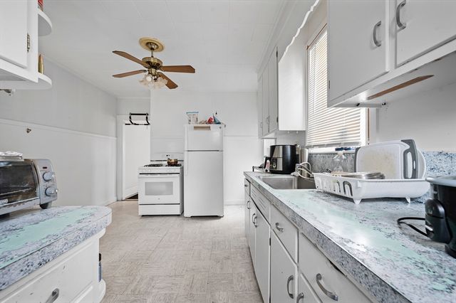 89 Central St, Somerville, MA 02143