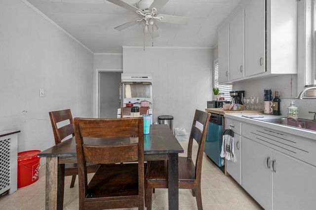 89 Central St, Somerville, MA 02143