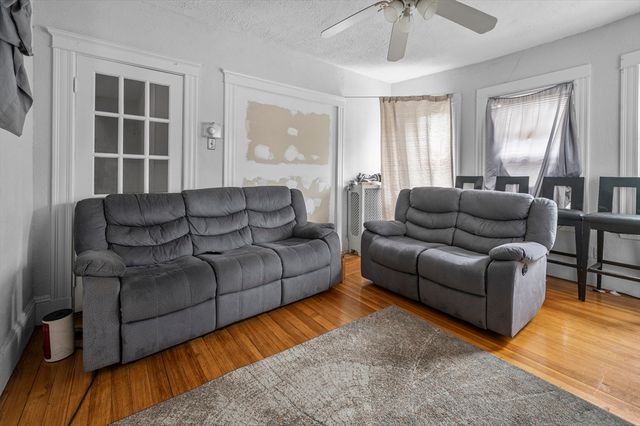 89 Central St, Somerville, MA 02143