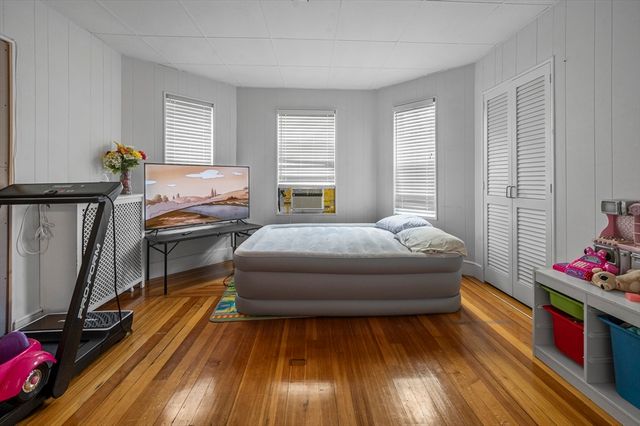 89 Central St, Somerville, MA 02143