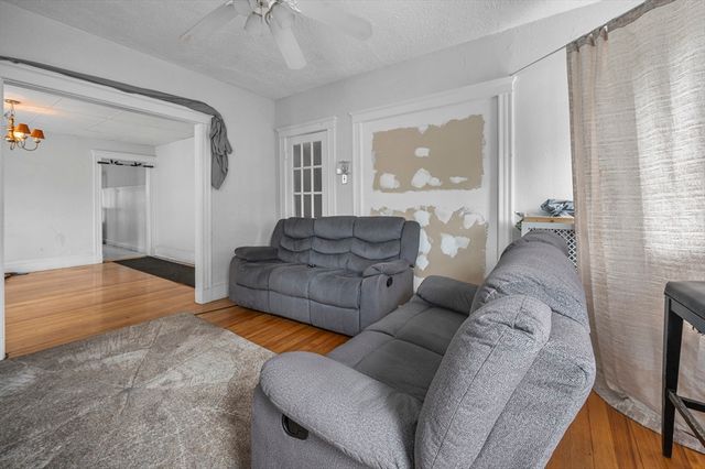 89 Central St, Somerville, MA 02143