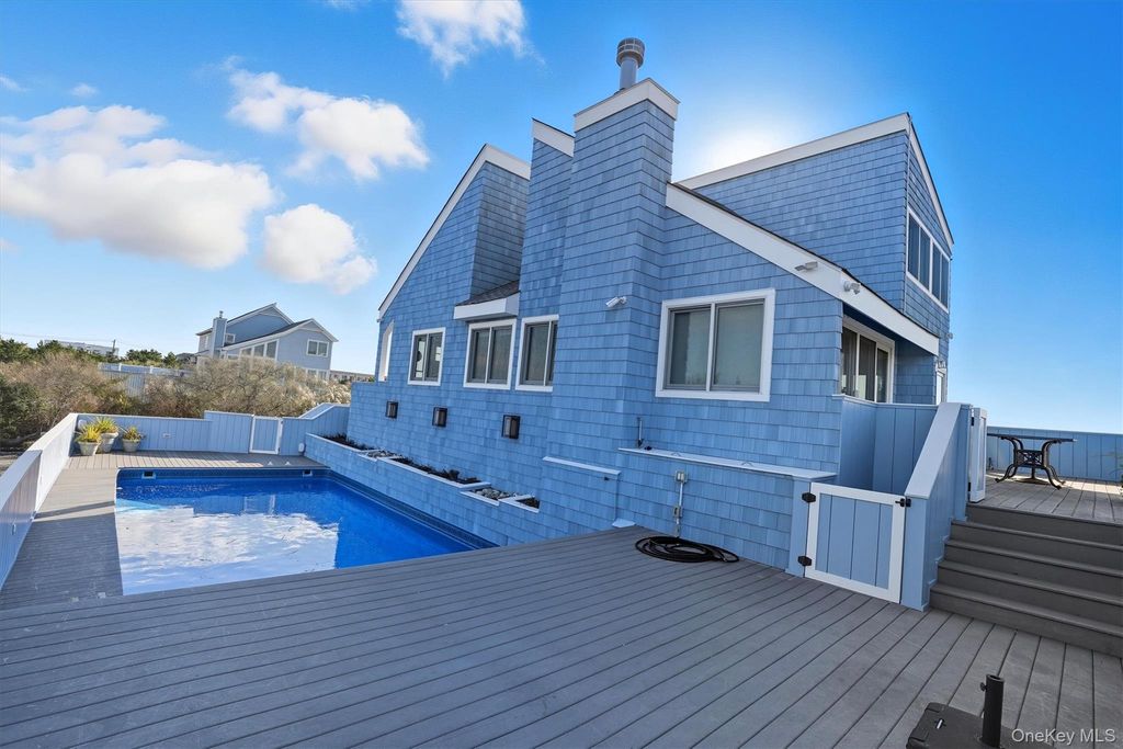 556 Dune Road, Westhampton, NY 11977