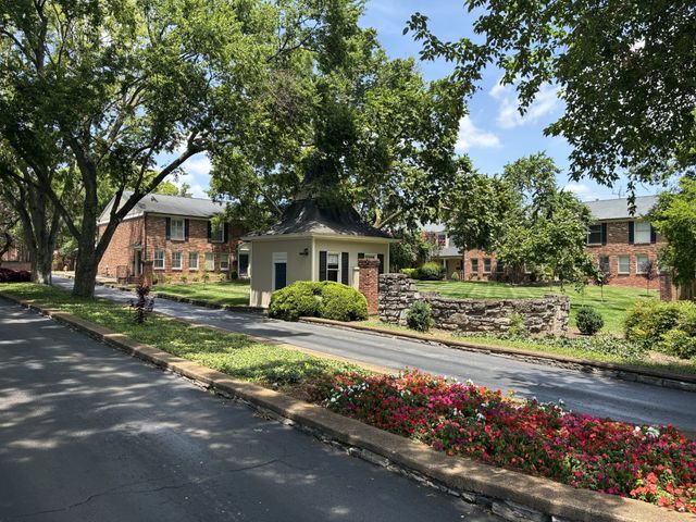 5025 Hillsboro Pike Apt 17I, Nashville, TN 37215