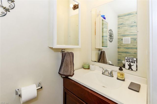 178 Chain Ferry RD, Mattaponi, VA 23110