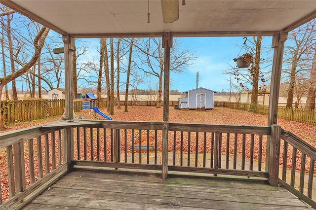 178 Chain Ferry RD, Mattaponi, VA 23110