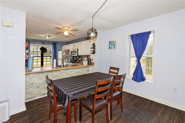 178 Chain Ferry RD, Mattaponi, VA 23110