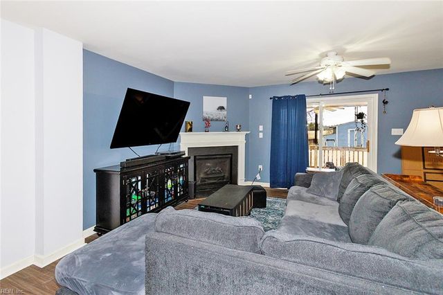 178 Chain Ferry RD, Mattaponi, VA 23110