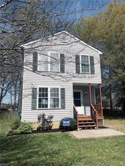178 Chain Ferry RD, Mattaponi, VA 23110