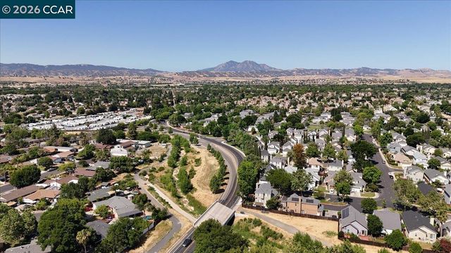 916 N Estates Dr, Brentwood, CA 94513