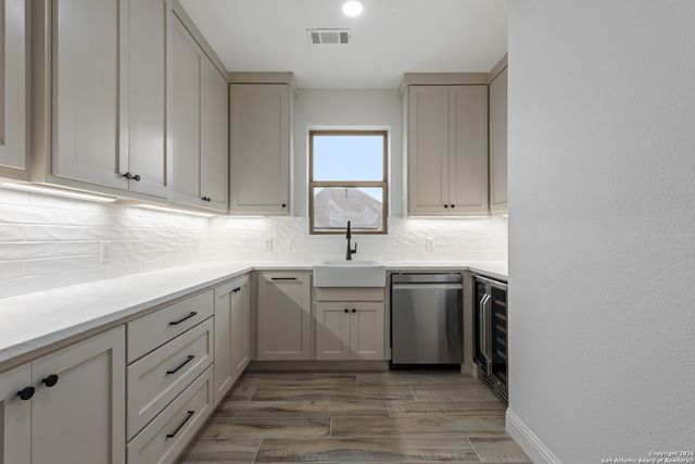 10024 lancaster, Iola, TX 77861