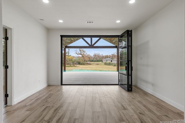 10024 lancaster, Iola, TX 77861