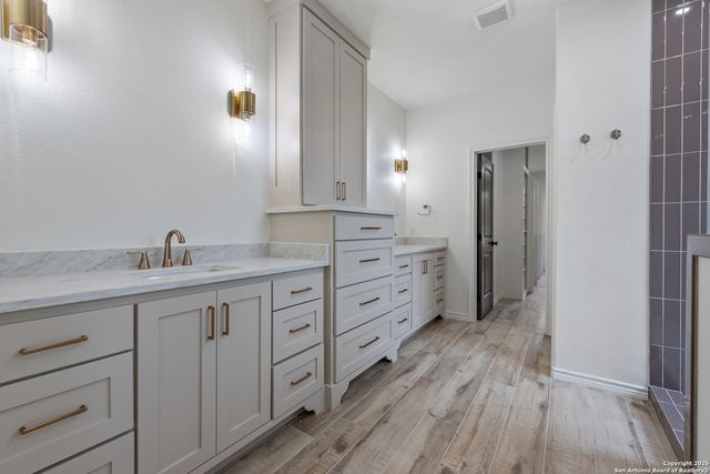 10024 lancaster, Iola, TX 77861