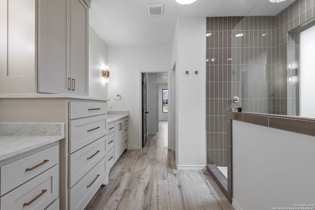 10024 lancaster, Iola, TX 77861