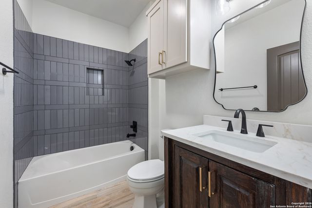 10024 lancaster, Iola, TX 77861