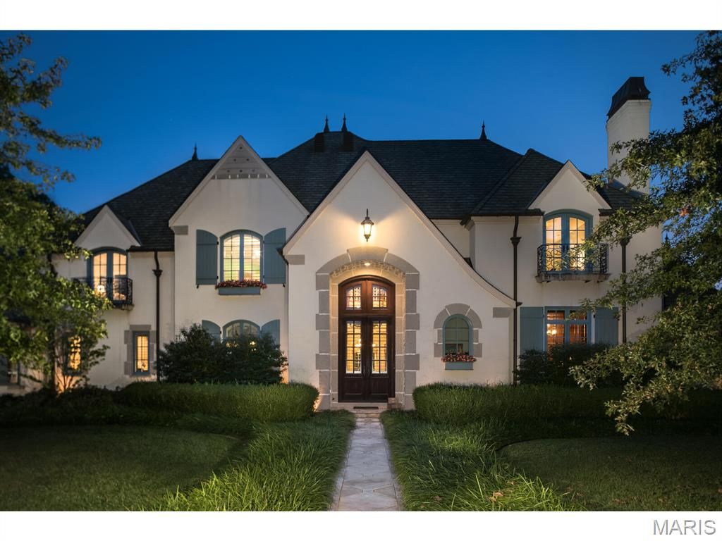 4 Ridgewood Street, Ladue, MO 63124