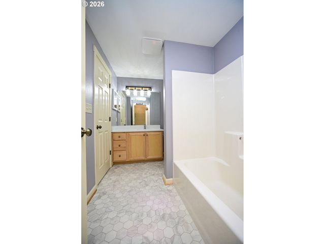 770 Nw 185TH Ave 304, Beaverton, OR 97006