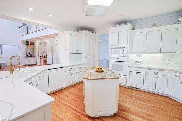 315 Wormley Creek DR, Yorktown, VA 23692