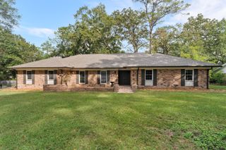 800 Monterrey Ln., Hattiesburg, MS 39402