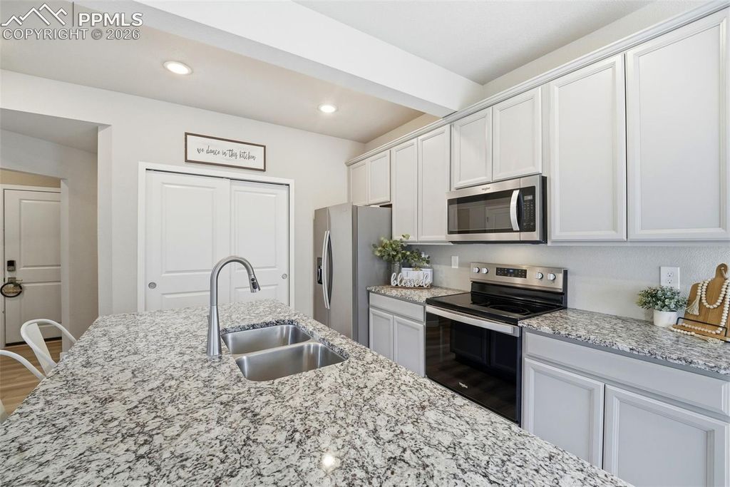 6125 Big Bird Drive, Colorado Springs, CO 80925 — photo 4
