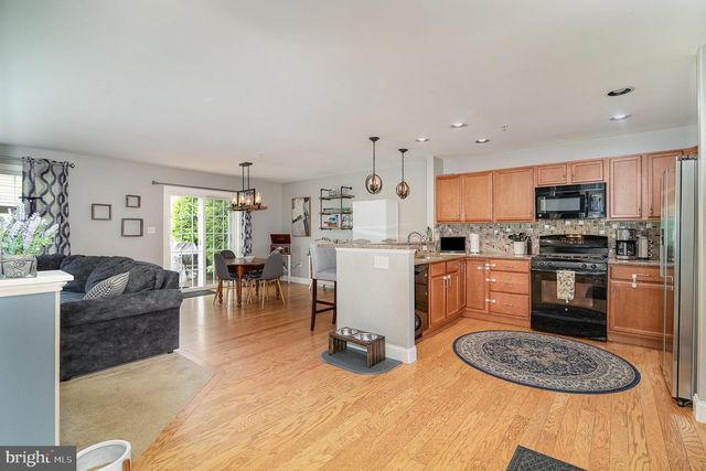 1736 HARALSON DR, Mechanicsburg, PA 17055