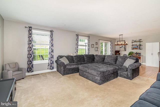 1736 HARALSON DR, Mechanicsburg, PA 17055