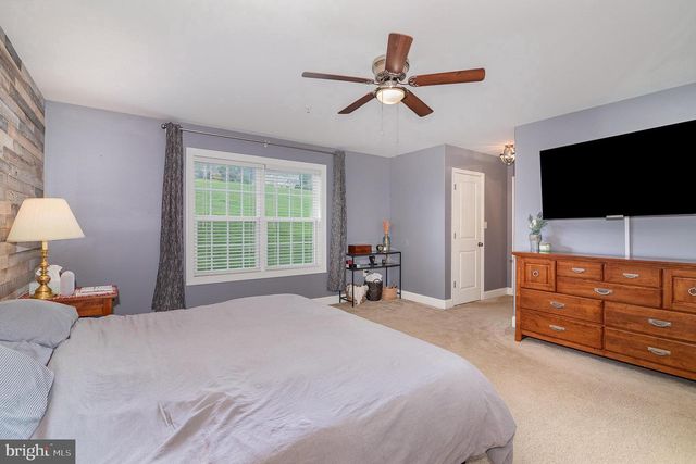 1736 HARALSON DR, Mechanicsburg, PA 17055