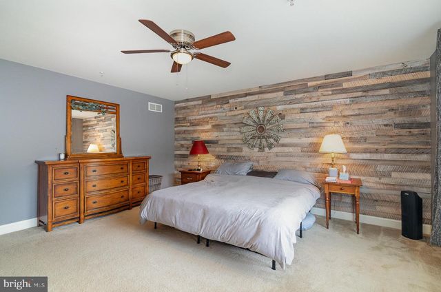 1736 HARALSON DR, Mechanicsburg, PA 17055