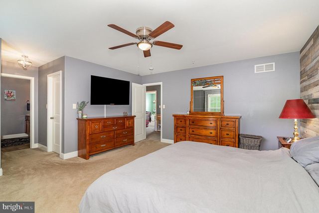 1736 HARALSON DR, Mechanicsburg, PA 17055