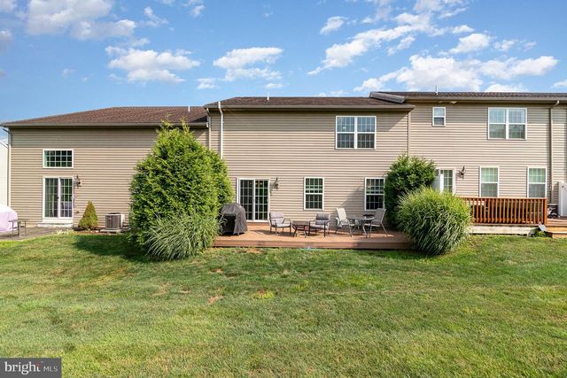 1736 HARALSON DR, Mechanicsburg, PA 17055