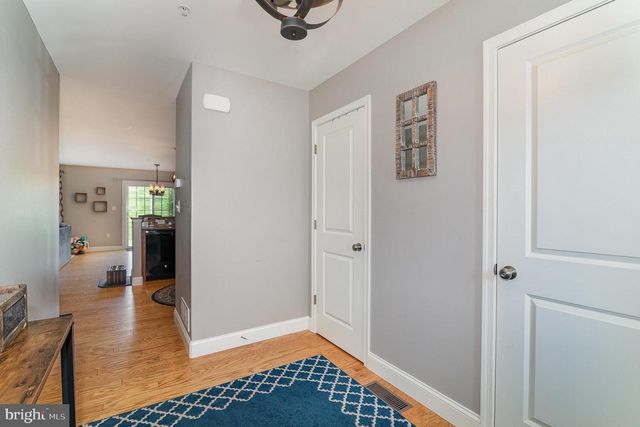 1736 HARALSON DR, Mechanicsburg, PA 17055
